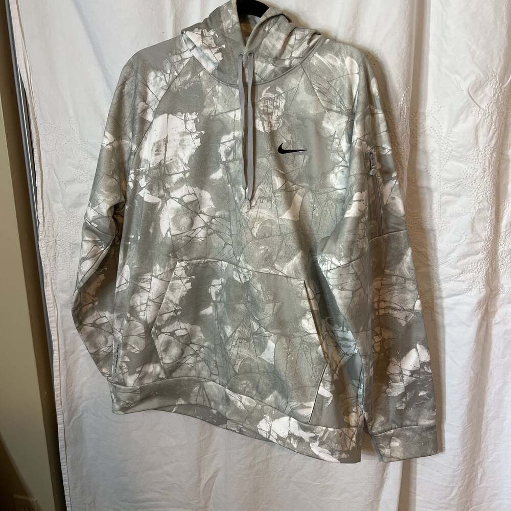 Nike Men's Therma-FIT Camo All Over Print Pullover Training Hoodie - Light Smoke
